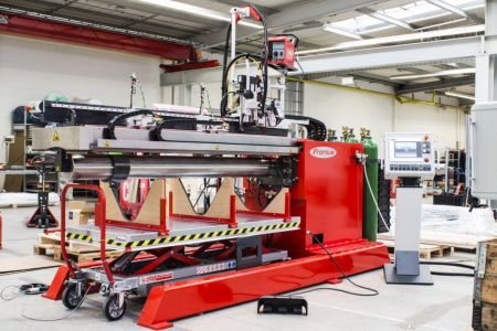 Стенд продольной сварки с пневматическим прижимом кромок